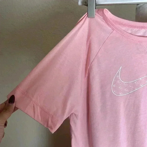 Nike Girls Short-Sleeve Trophy Graphic Training Top - Picture 3 of 6